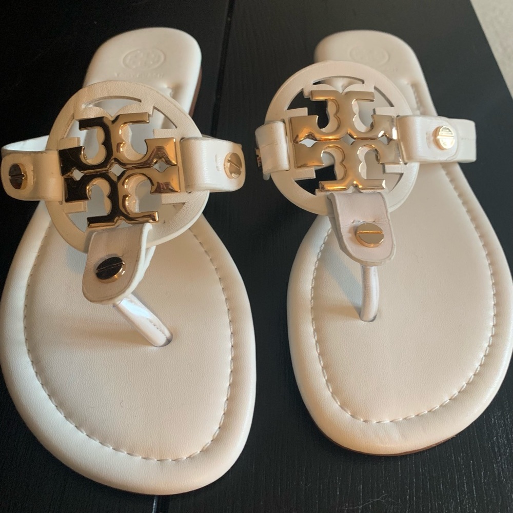 Tory Burch Miller logo slide in white and gold